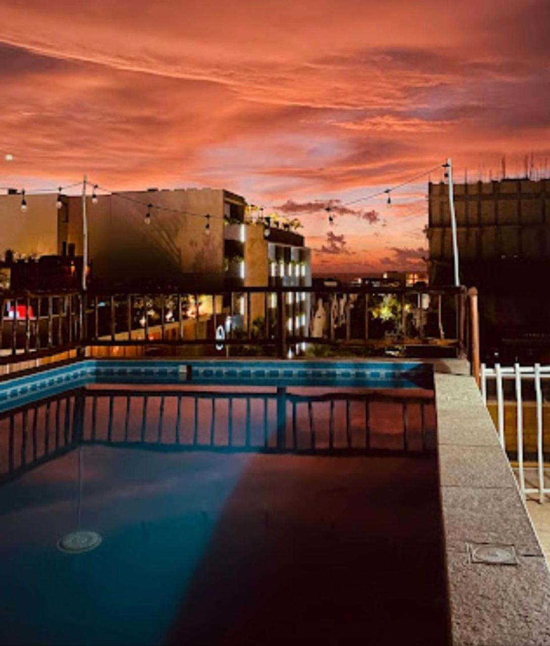 Chingon Anarchy Hotel & Roof Playa del Carmen Kültér fotó